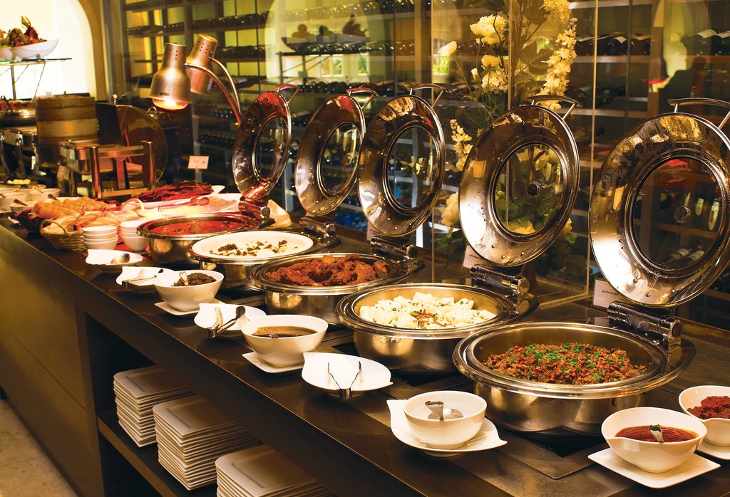 các vật dụng phục vụ cơ bản trong nhà hàng buffet