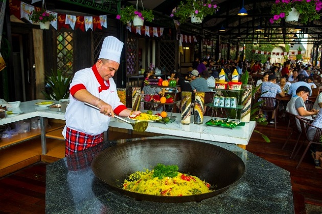 vì sao đầu bếp hay chửi (bậy)