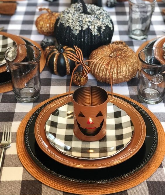 trang trí bàn ăn chủ đề halloween