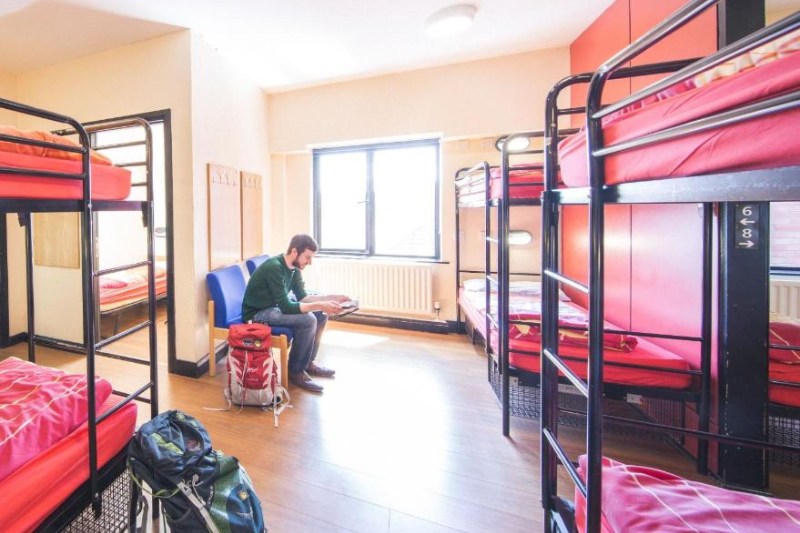 youth hostel là gì