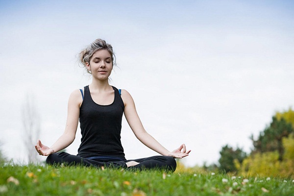 Những động tác yoga đơn giản, tốt cho nhân viên Trang Chủ Cổng Game Cá Cược Uy Tín E2 BET – nhà hàng