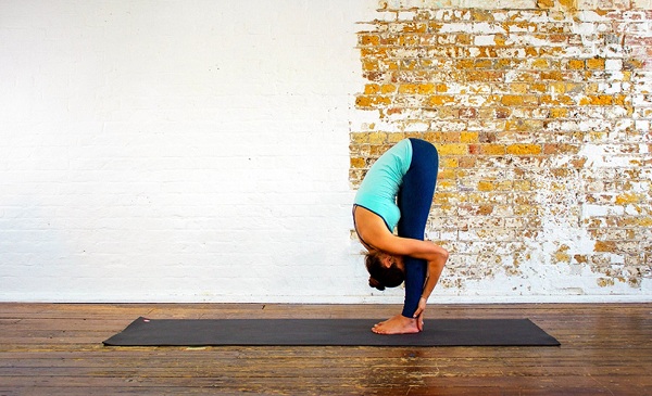 Những động tác yoga đơn giản, tốt cho nhân viên Trang Chủ Cổng Game Cá Cược Uy Tín E2 BET – nhà hàng