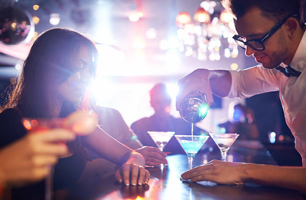 Muốn xin việc Bartender trong Trang Chủ Cổng Game Cá Cược Uy Tín E2 BET – nhà hàng cần bằng cấp gì