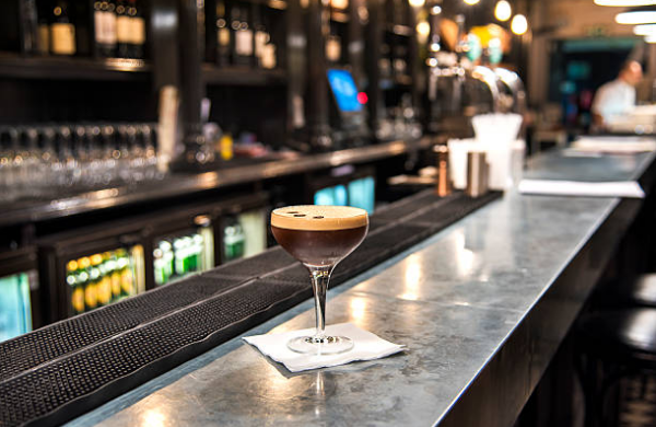 Top 10 loại cocktail bán chạy nhất thế giới 2018