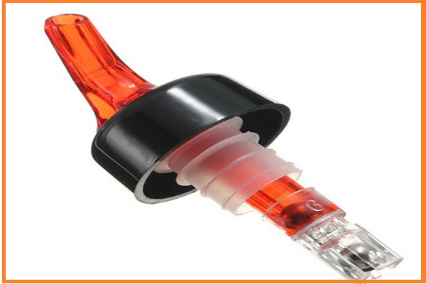 Pour Spout là gì? 3 điều về Pour Spout mà Bartender cần biết