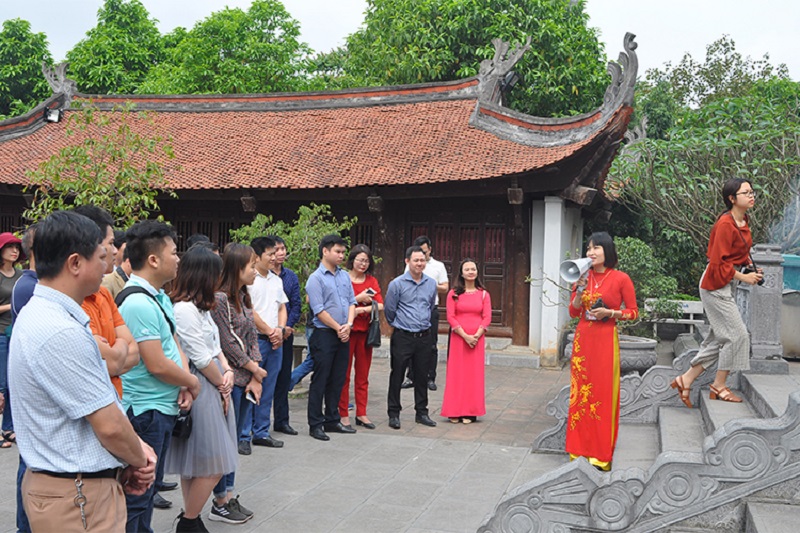 Làm thế nào để phân loại hướng dẫn viên? Nên chọn hướng dẫn viên nào tốt?