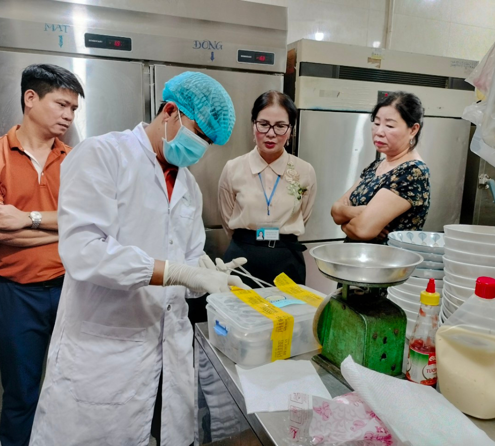 Ngộ độc thực phẩm “hồi chuông reo” đến bao giờ?