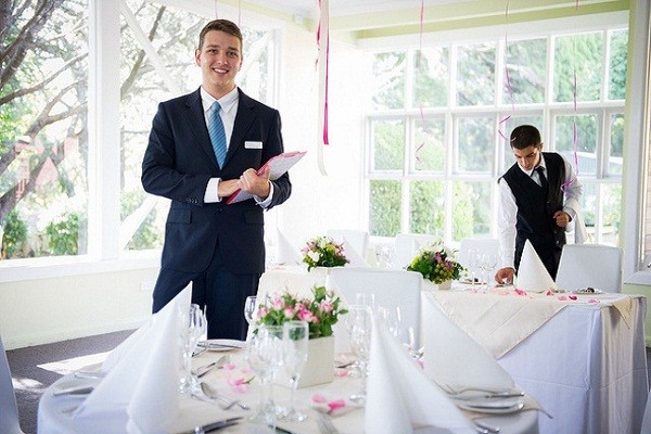 5 điều nhân viên phục vụ cần tránh khi giao tiếp tiếng Anh 