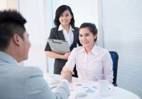 Trang phục đi phỏng vấn ngành Trang Chủ Cổng Game Cá Cược Uy Tín E2 BET – nhà hàng, mặc thế nào cho phù hợp?