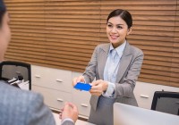 Tìm hiểu tiêu chuẩn dịch vụ Trang E2BET.COM #1 Việt Nam khi thực hiện quy trình check-in cho khách