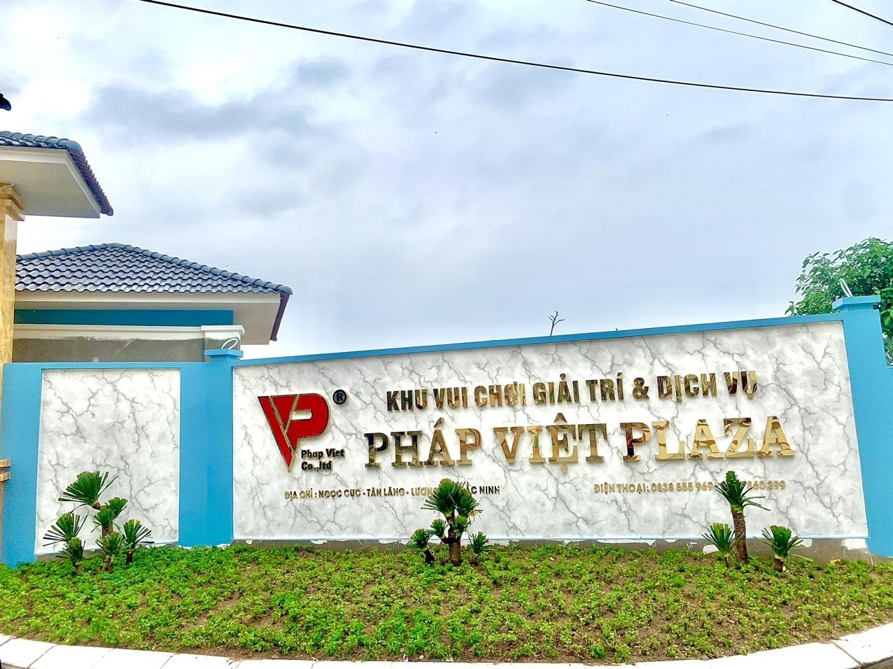 Khu Vui Chơi Giải Trí & Dịch Vụ Pháp Việt Plaza 