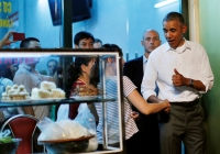 Câu chuyện ông Obama ăn bún chả từ góc nhìn kinh doanh